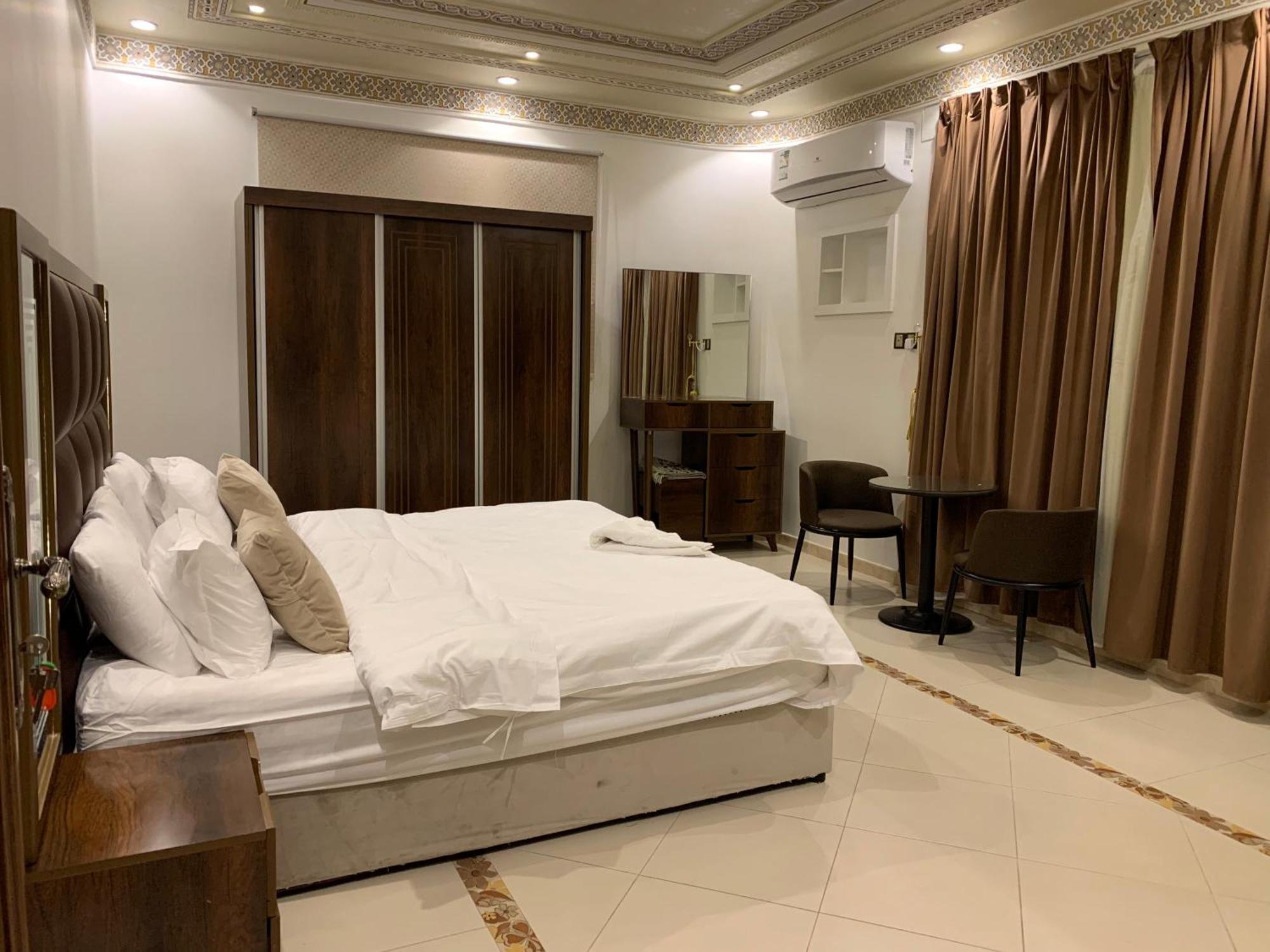 Friday Suites Al-ʿUla Esterno foto