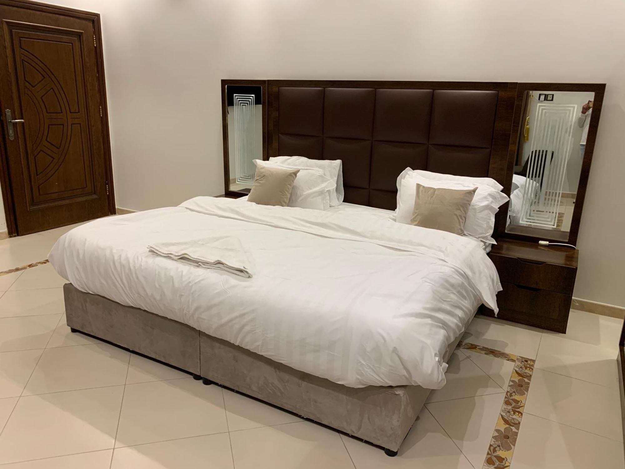 Friday Suites Al-ʿUla Esterno foto