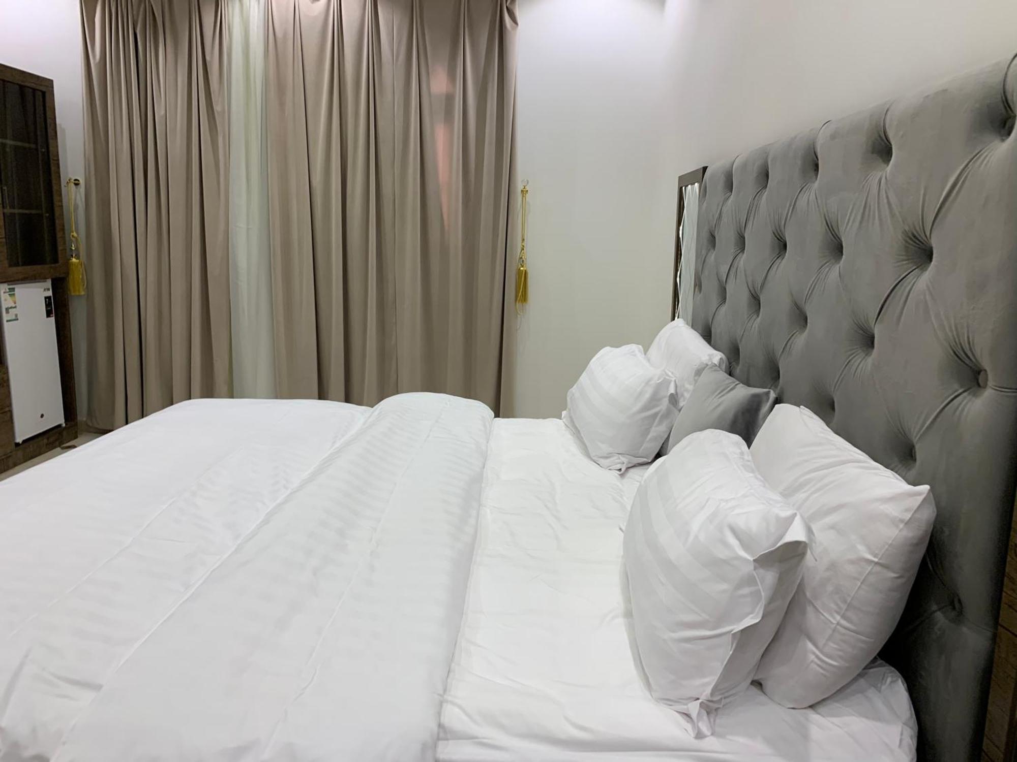 Friday Suites Al-ʿUla Esterno foto
