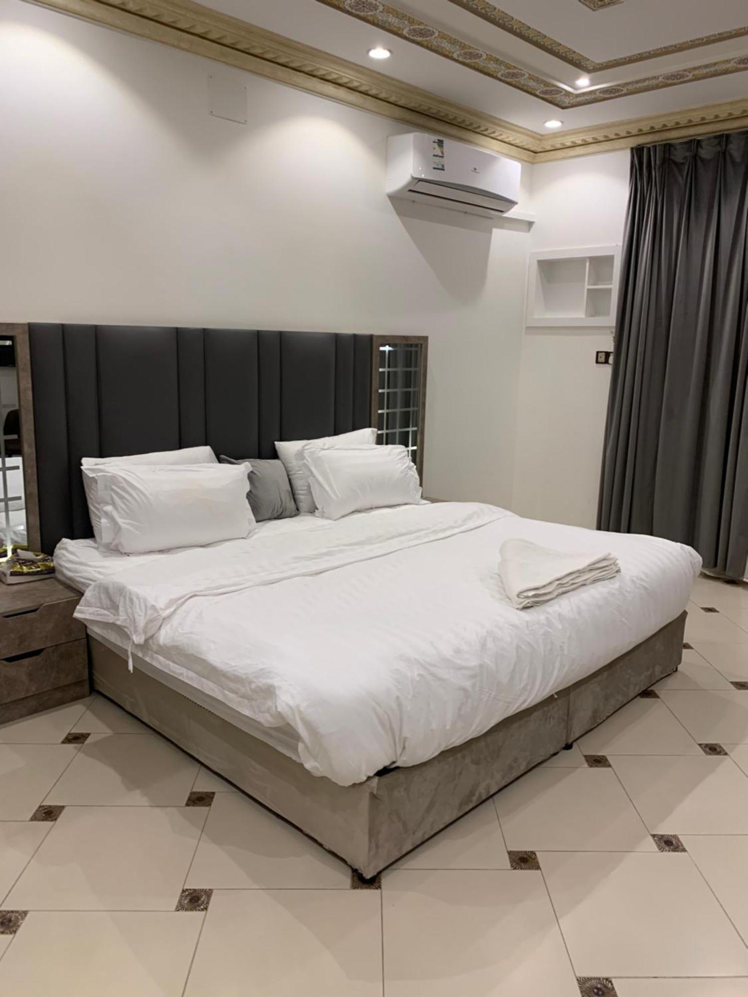 Friday Suites Al-ʿUla Esterno foto