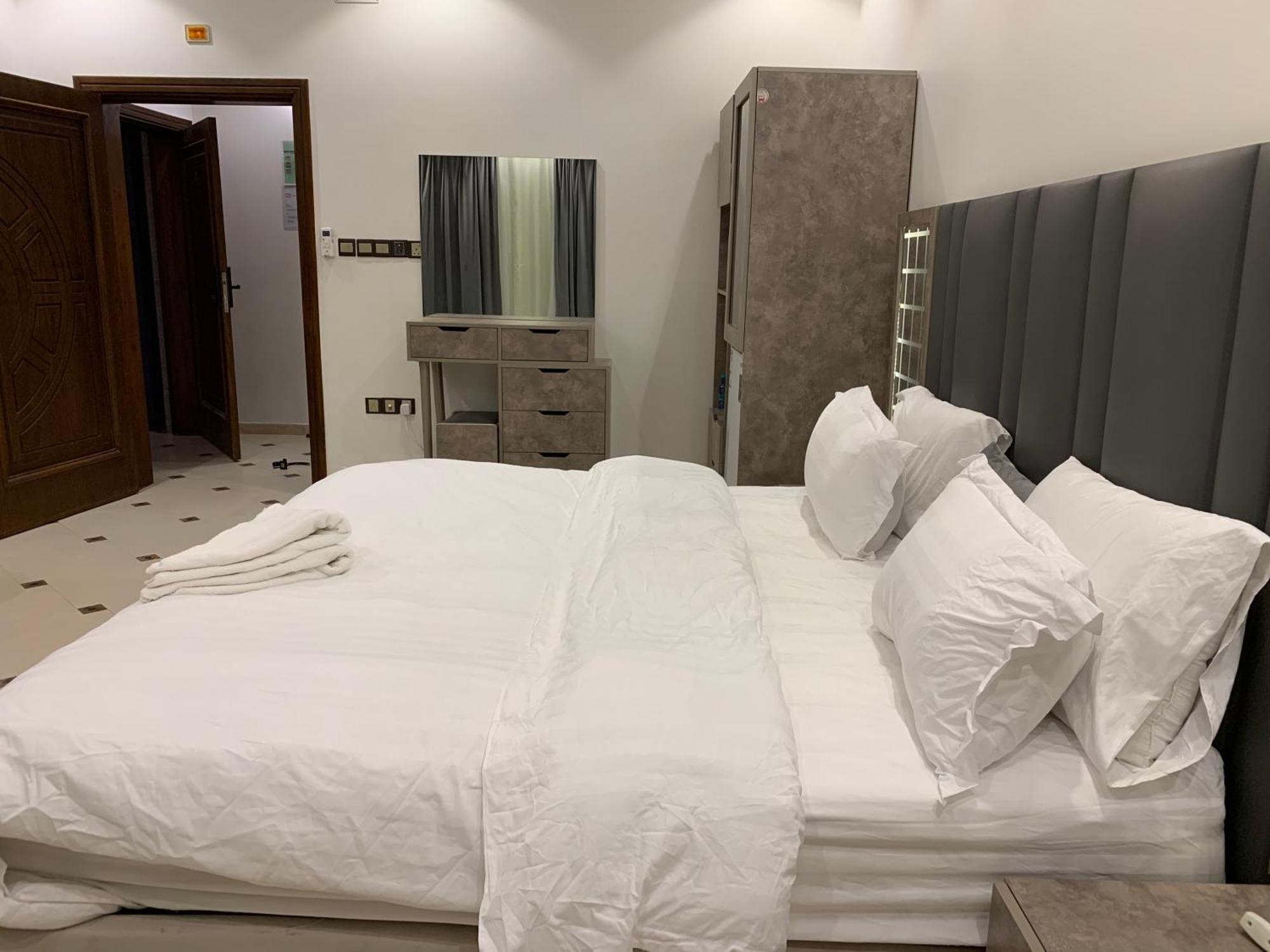 Friday Suites Al-ʿUla Esterno foto