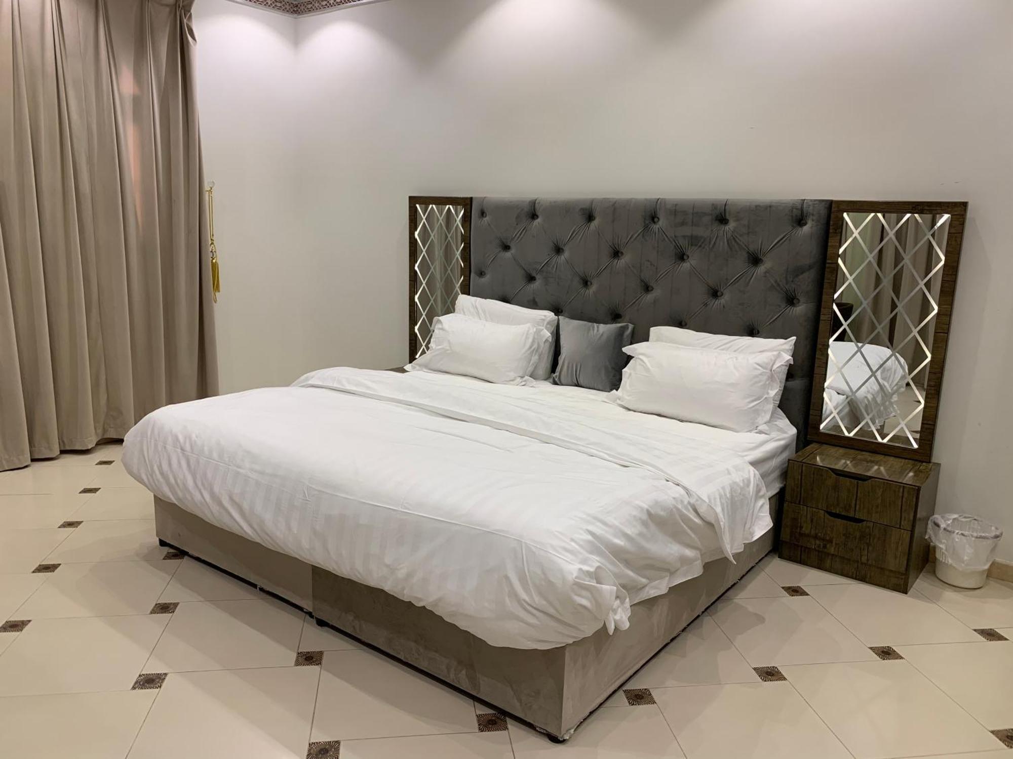 Friday Suites Al-ʿUla Esterno foto