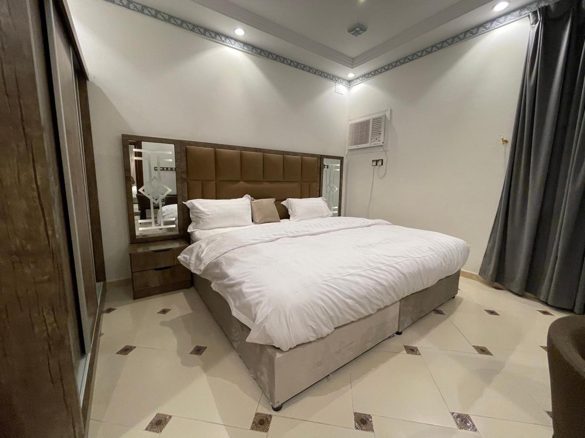 Friday Suites Al-ʿUla Esterno foto