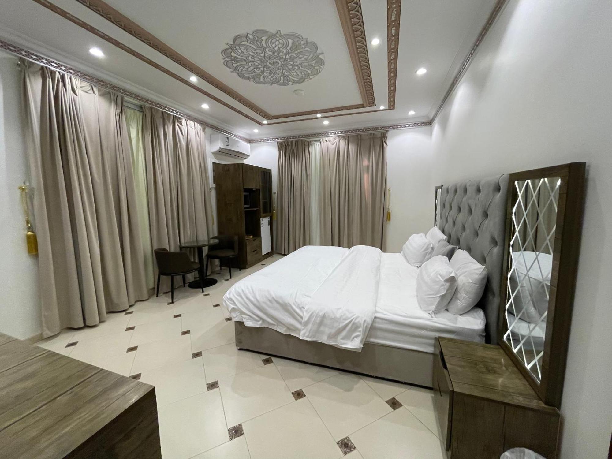 Friday Suites Al-ʿUla Esterno foto