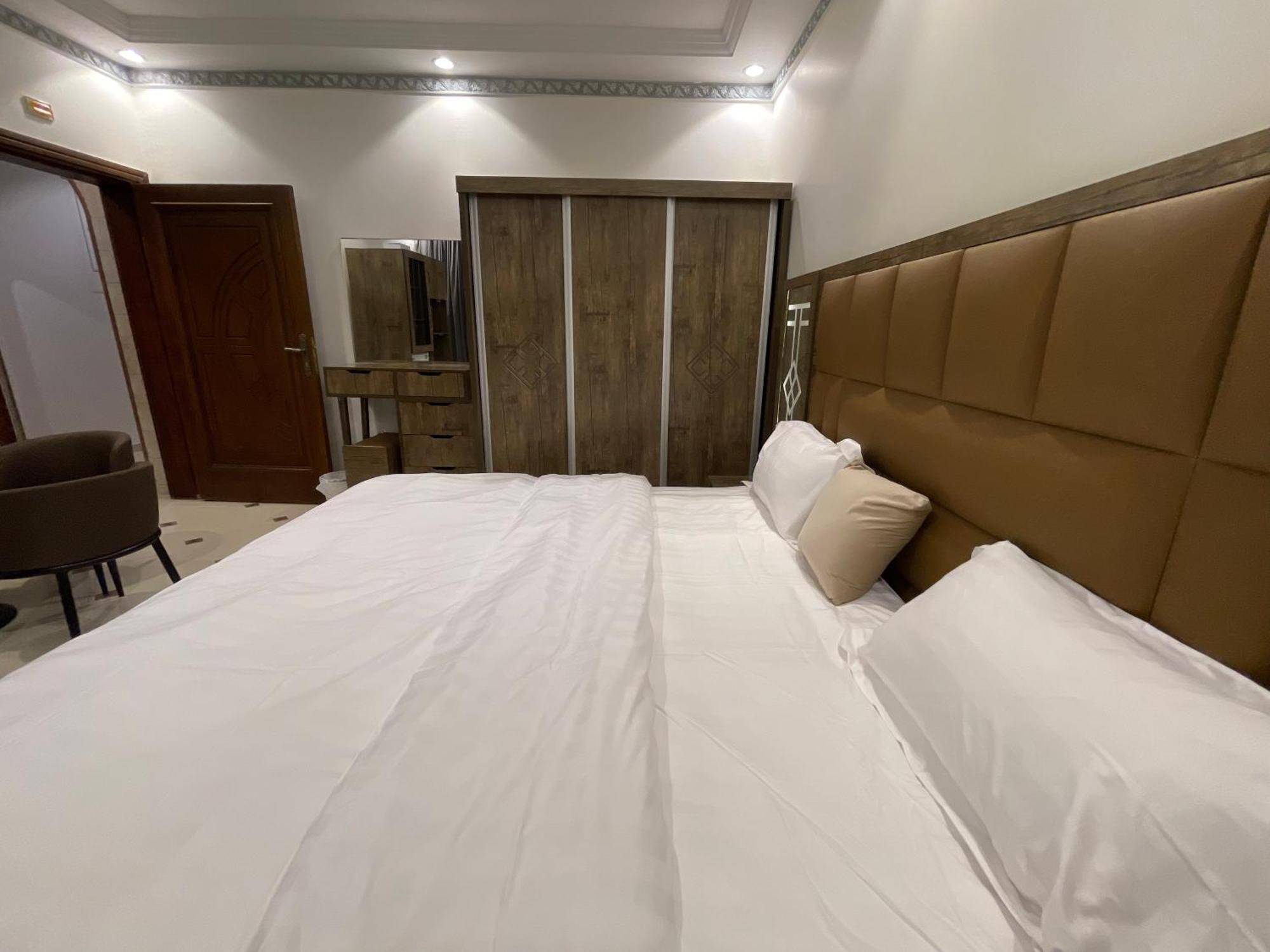 Friday Suites Al-ʿUla Esterno foto