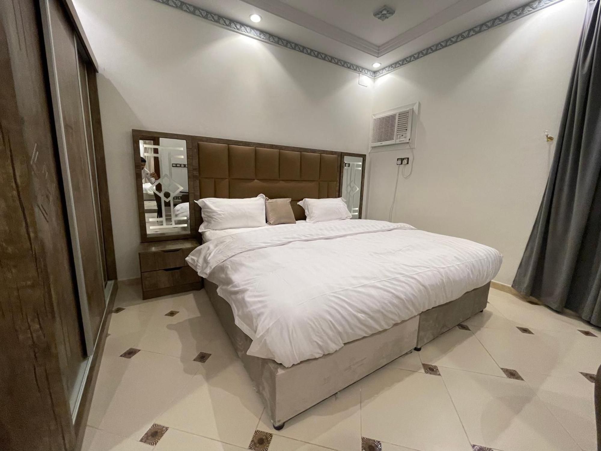 Friday Suites Al-ʿUla Esterno foto