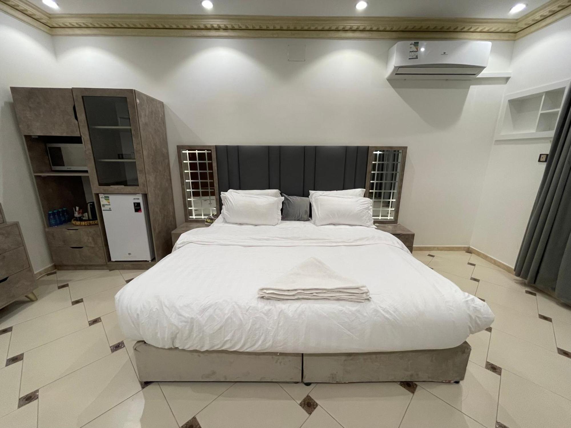 Friday Suites Al-ʿUla Esterno foto