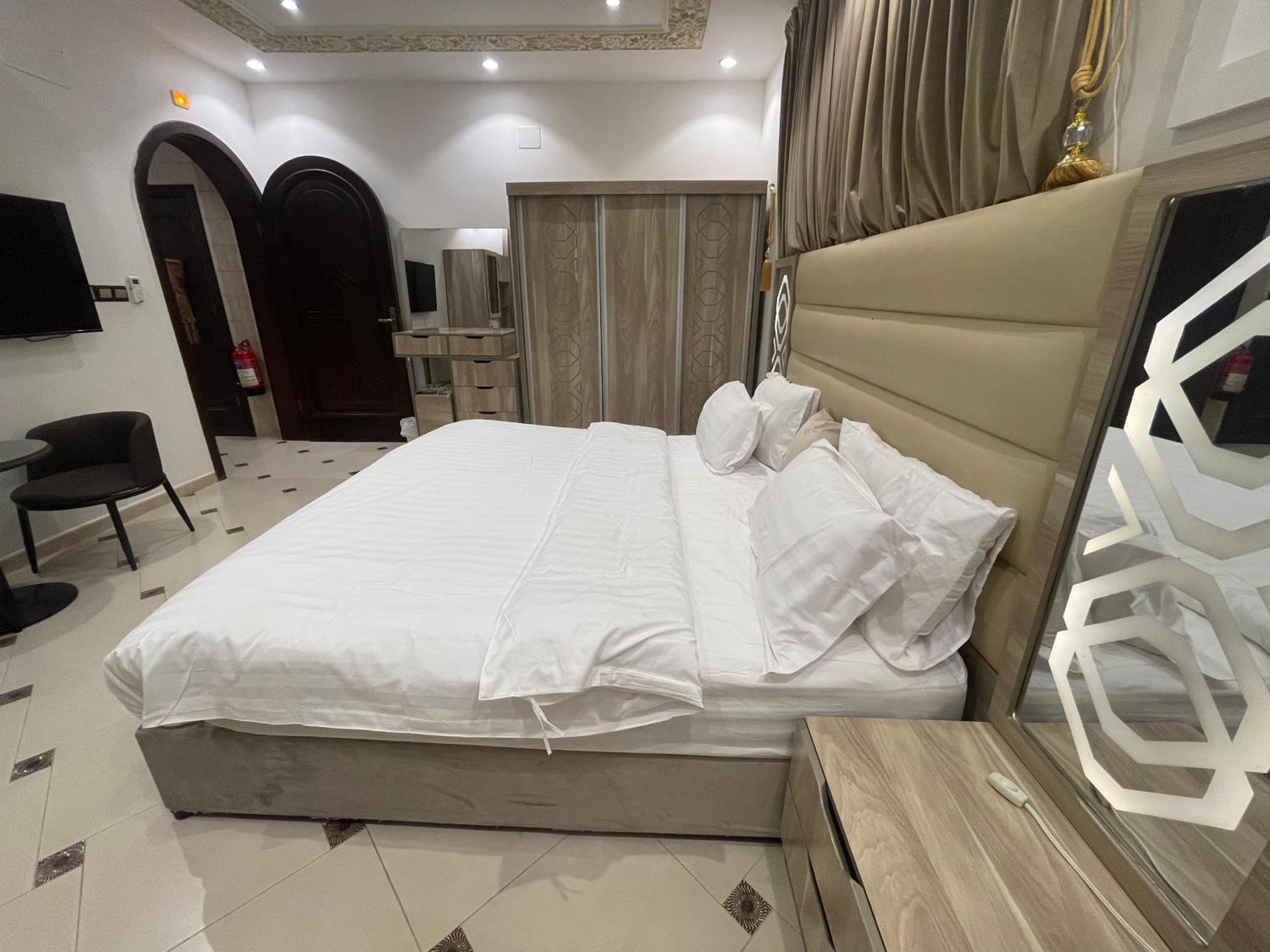 Friday Suites Al-ʿUla Esterno foto