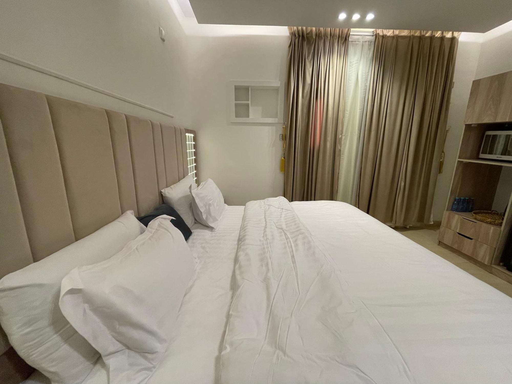 Friday Suites Al-ʿUla Esterno foto