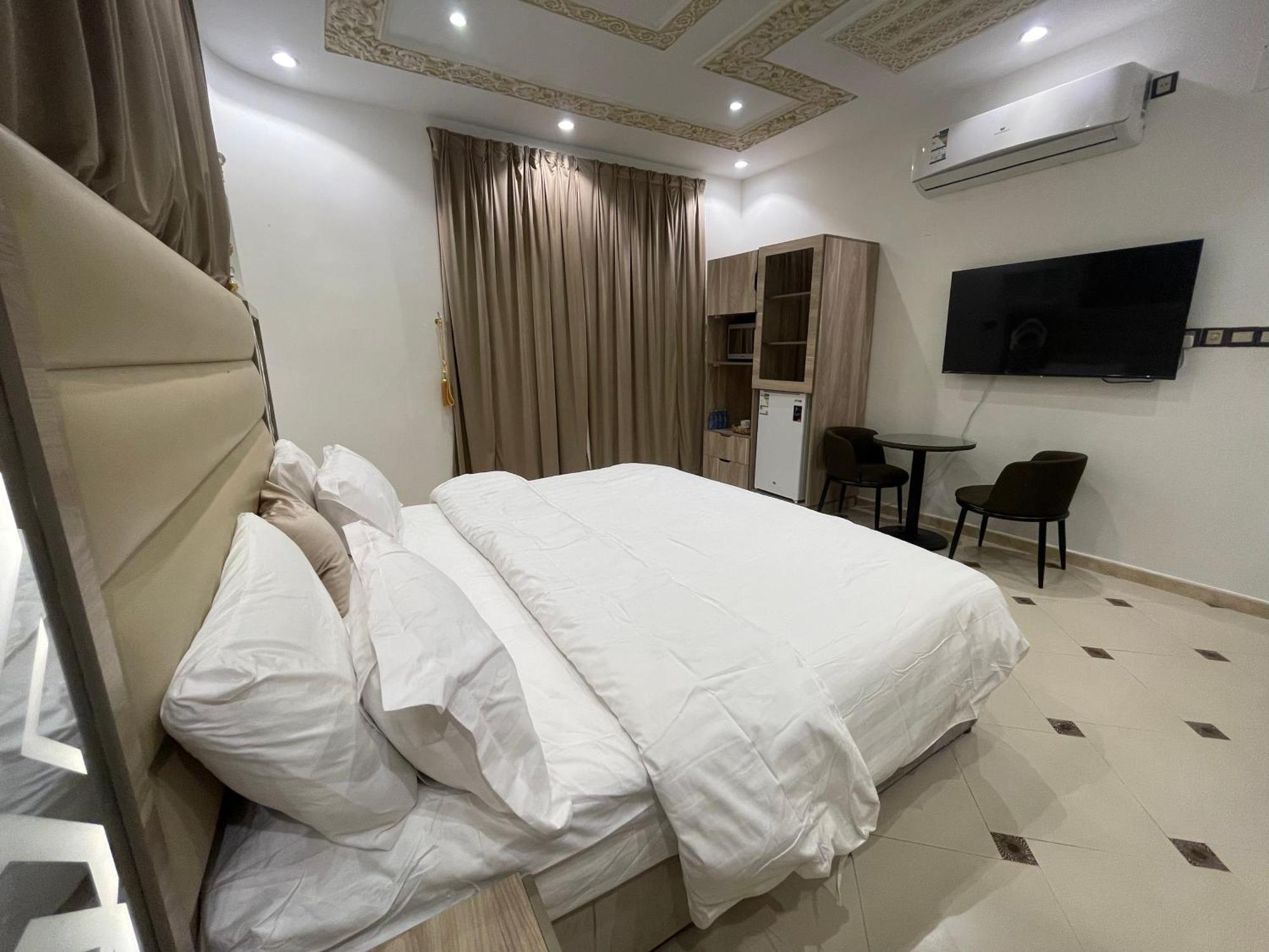 Friday Suites Al-ʿUla Esterno foto