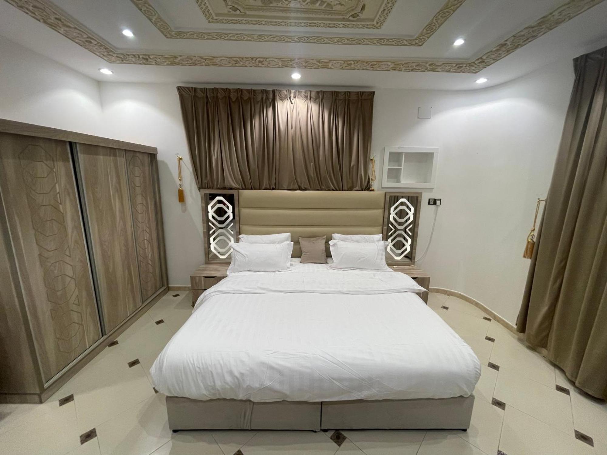 Friday Suites Al-ʿUla Esterno foto
